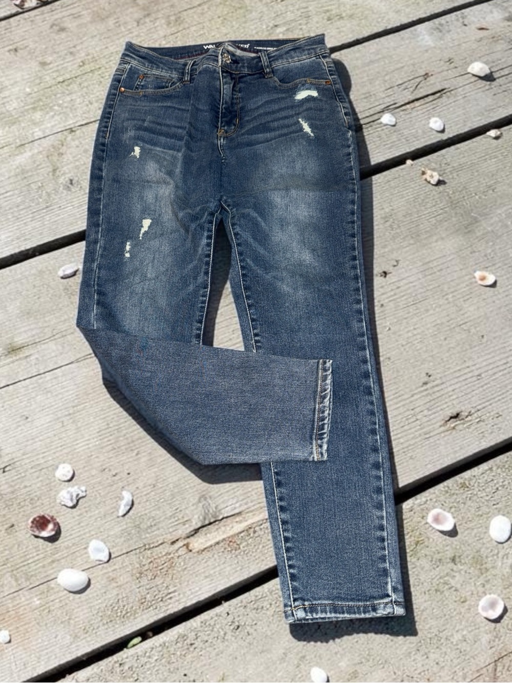 Wallflower Juniors Curvy Jeans in Dark Blue Wash (7)